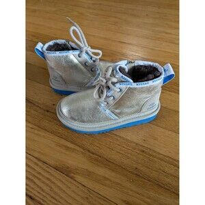 UGG X Hershey's Neumel II Kisses Kids Youth SZ 11 Silver Metallic Boots Lace Up